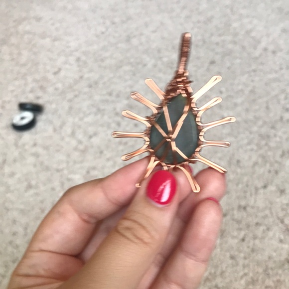 MildHippie wire wrapped Labradorite Sun pendant - Picture 4 of 4